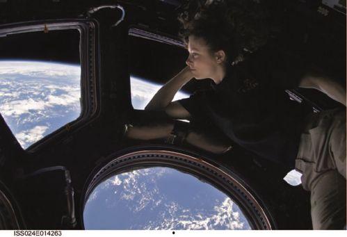 太空无垠在线观看,探索宇宙奥秘的虚拟之旅