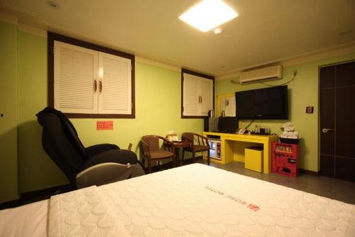 汽车旅馆玫瑰在线观看,在线揭秘神秘爱情故事