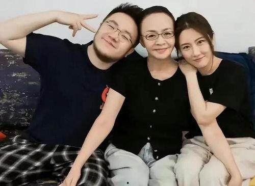 娱乐劲爆八卦吃瓜,劲爆八卦，吃瓜群众狂欢时刻