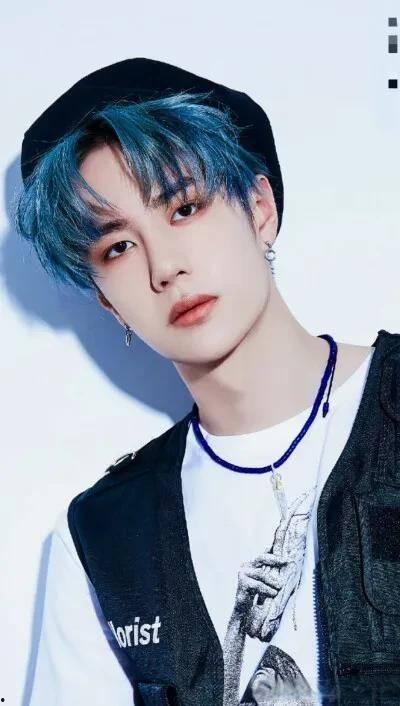 吃瓜娱乐王一博肖战微博,吃瓜群众纷纷围观！”